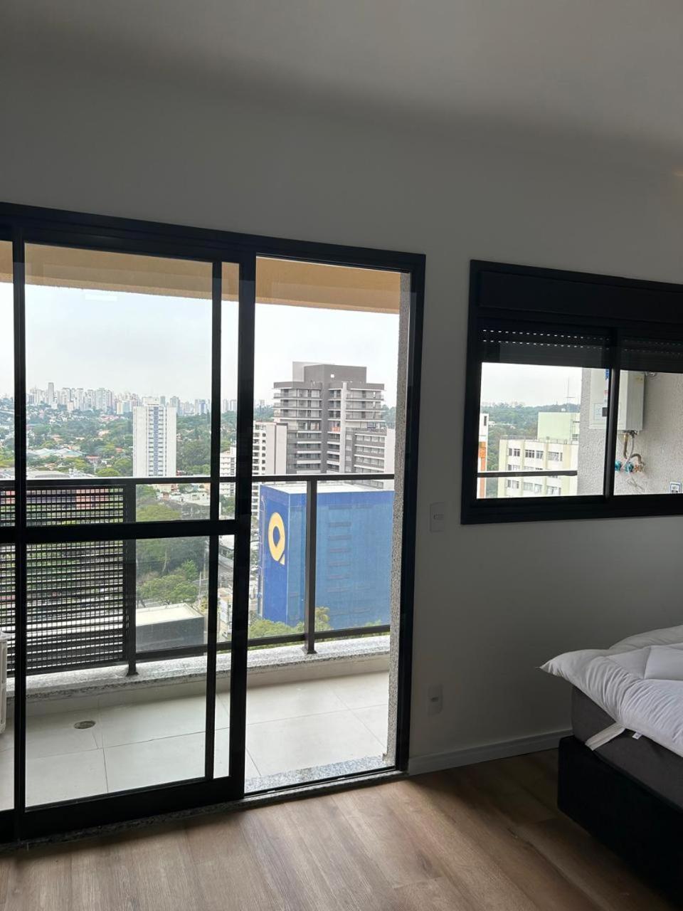 No Brooklin Ao Lado Metro Apartamento
